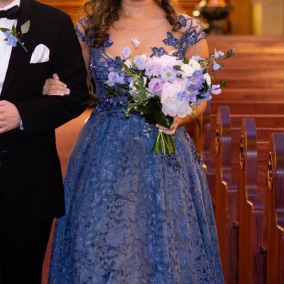 Tarik Ediz blue lace prom / evening dress / Gown - Picture 4 of 7